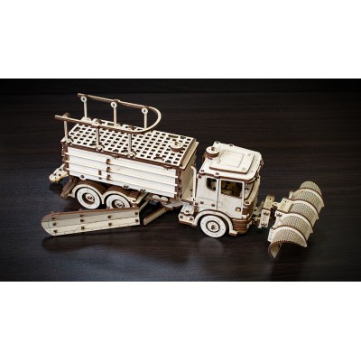 SNOWTRUCK 1/30 SCALE - mechanical wind-up 3D-puzzle with rubber-band engine - 417 PCS